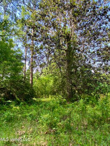1396 Neal Road, Picayune, MS 39466