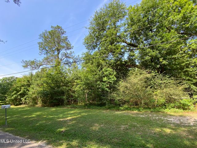 1396 Neal Road, Picayune, MS 39466