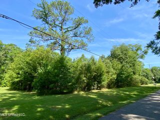1396 Neal Road, Picayune, MS 39466