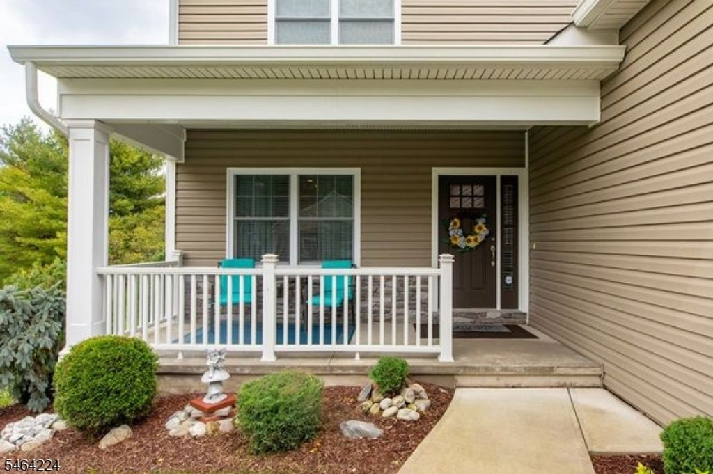 2 Bluffs Ct, Hamburg Boro, NJ 07419 — photo 3