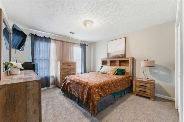 11846 Pine Needle Lane, Hampton, GA 30228