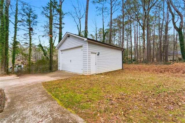 11846 Pine Needle Lane, Hampton, GA 30228