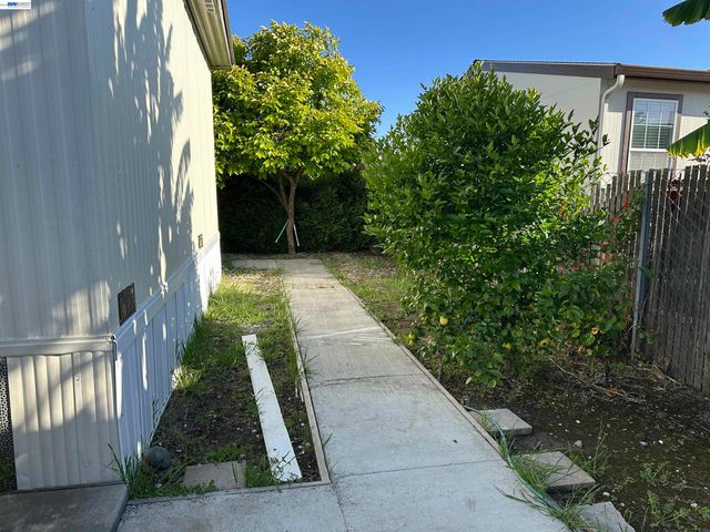 1500 W Winton Ave 123, Hayward, CA 94545