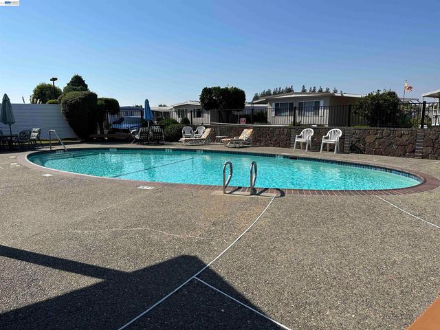 1500 W Winton Ave 123, Hayward, CA 94545