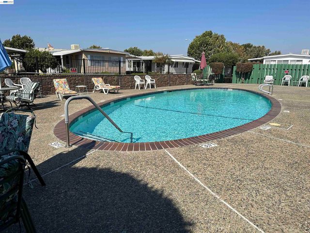 1500 W Winton Ave 123, Hayward, CA 94545