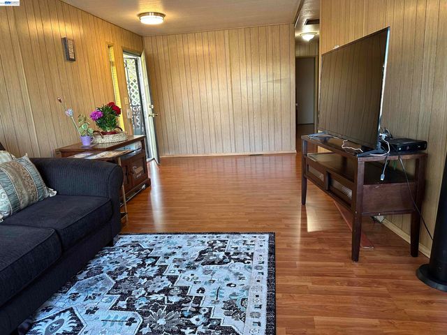 1500 W Winton Ave 123, Hayward, CA 94545