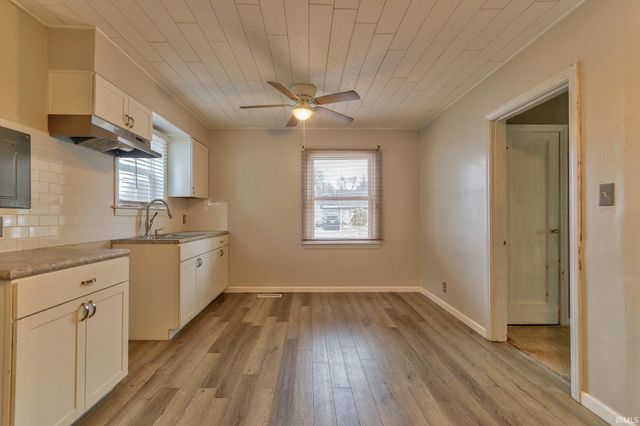 1605 Ravenswood Drive, Evansville, IN 47714