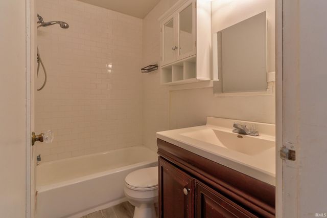 1605 Ravenswood Drive, Evansville, IN 47714