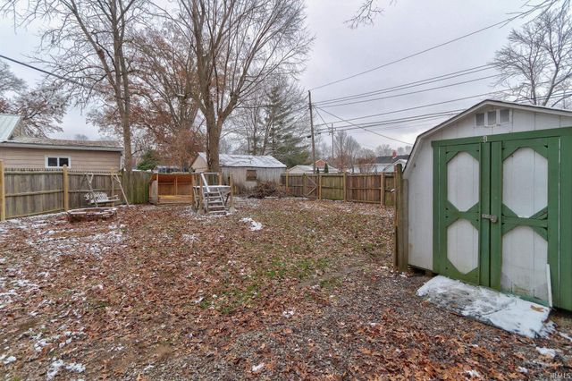 1605 Ravenswood Drive, Evansville, IN 47714