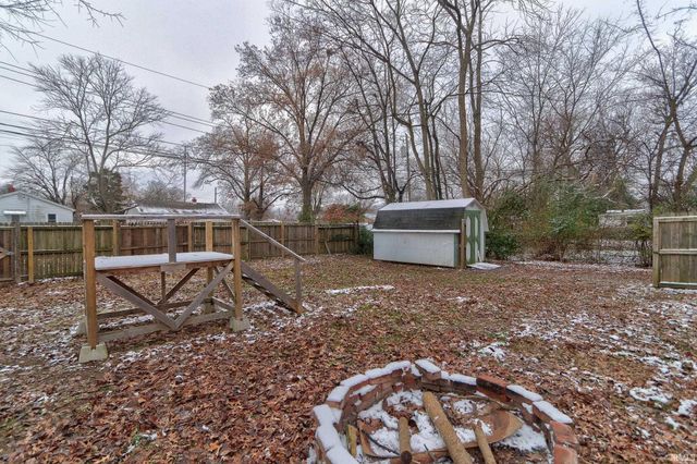 1605 Ravenswood Drive, Evansville, IN 47714