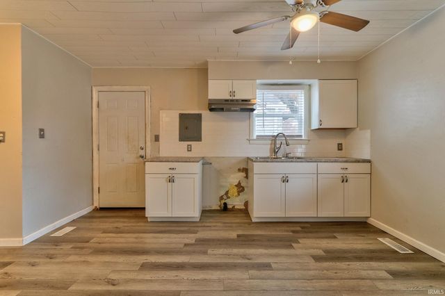 1605 Ravenswood Drive, Evansville, IN 47714