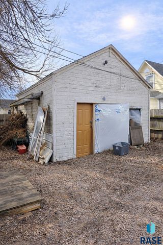 819 11Th St Street, Sioux Falls, SD 57104