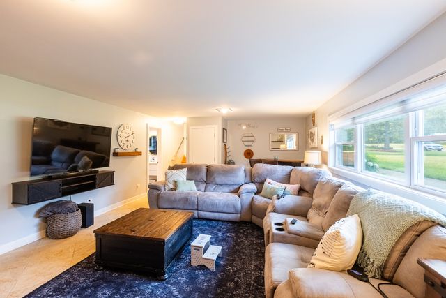 6121 James Street, Tinley Park, IL 60477