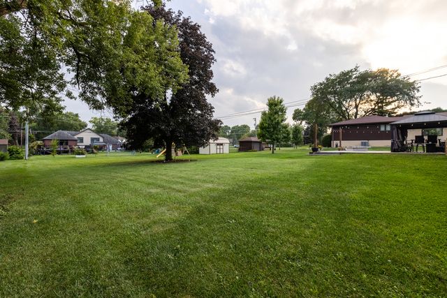 6121 James Street, Tinley Park, IL 60477