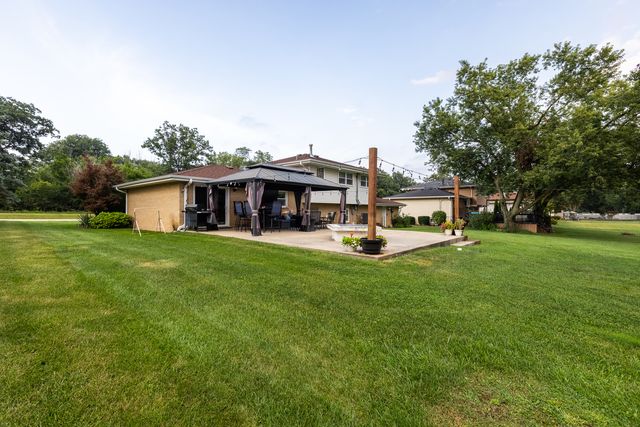 6121 James Street, Tinley Park, IL 60477