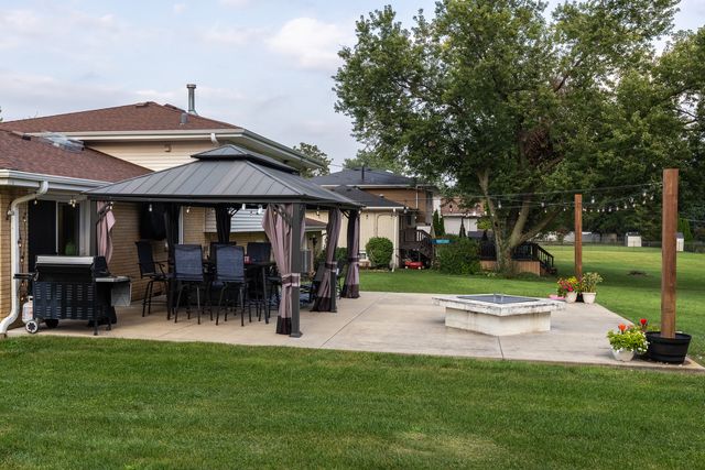 6121 James Street, Tinley Park, IL 60477