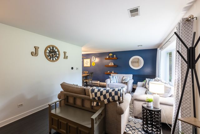 6121 James Street, Tinley Park, IL 60477