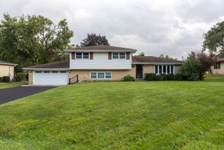 6121 James Street, Tinley Park, IL 60477