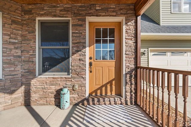 2002 Retzlaff Drive, Reedsburg, WI 53959