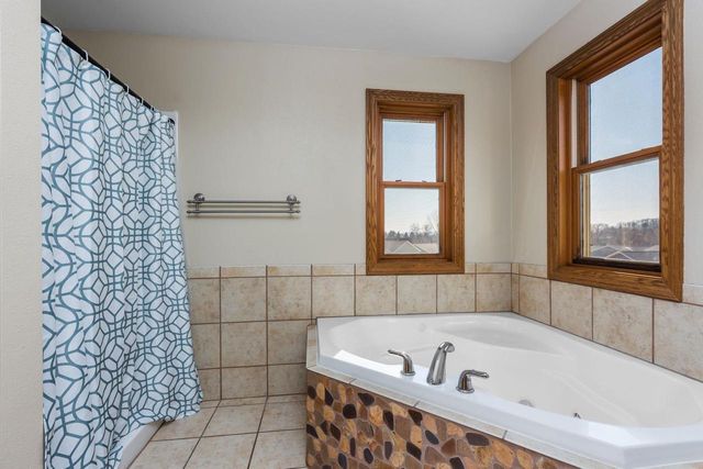 2002 Retzlaff Drive, Reedsburg, WI 53959