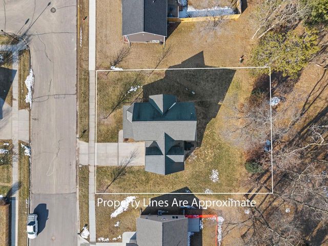 2002 Retzlaff Drive, Reedsburg, WI 53959