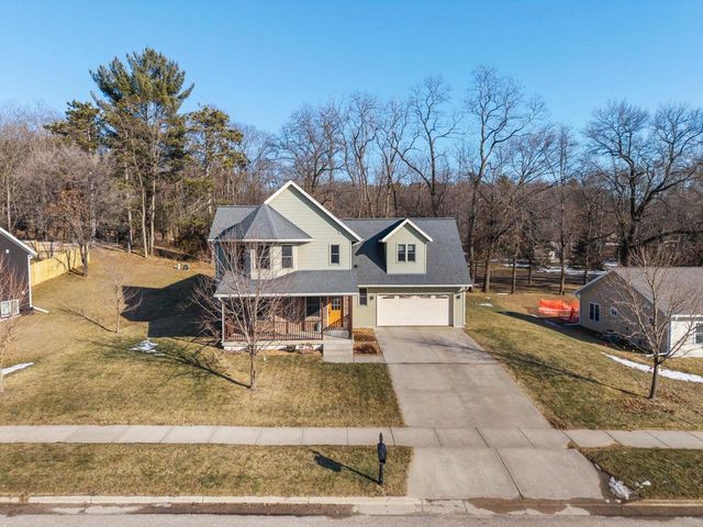2002 Retzlaff Drive, Reedsburg, WI 53959