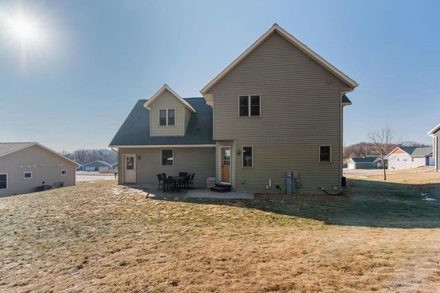 2002 Retzlaff Drive, Reedsburg, WI 53959