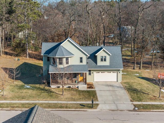 2002 Retzlaff Drive, Reedsburg, WI 53959