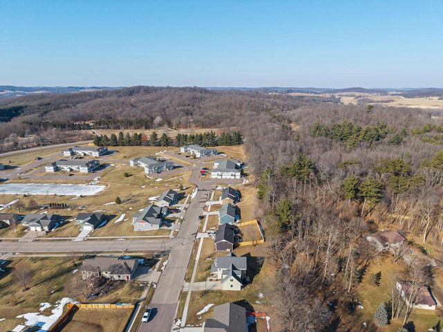 2002 Retzlaff Drive, Reedsburg, WI 53959