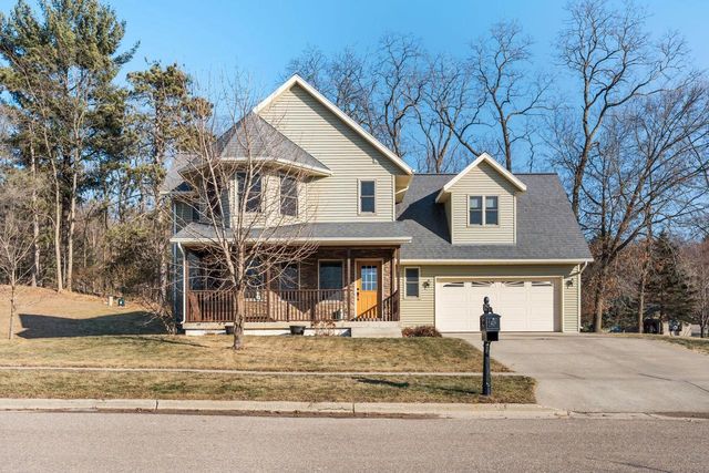 2002 Retzlaff Drive, Reedsburg, WI 53959