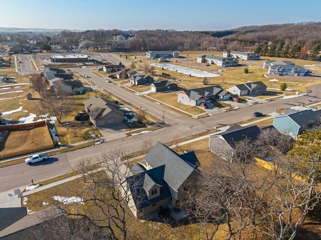 2002 Retzlaff Drive, Reedsburg, WI 53959