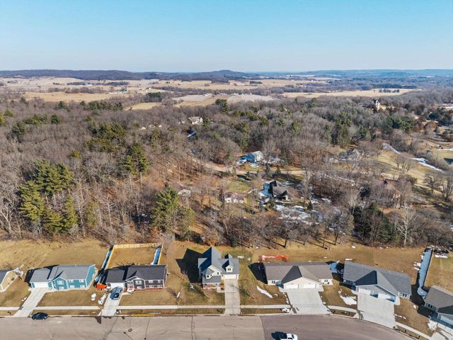 2002 Retzlaff Drive, Reedsburg, WI 53959