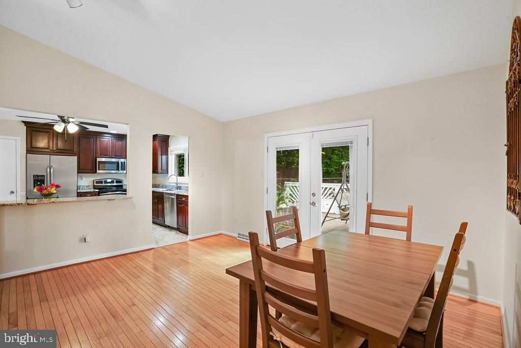 Image 17 of property listing at 7726 SPRING OAK DR, La Plata, MD 20646