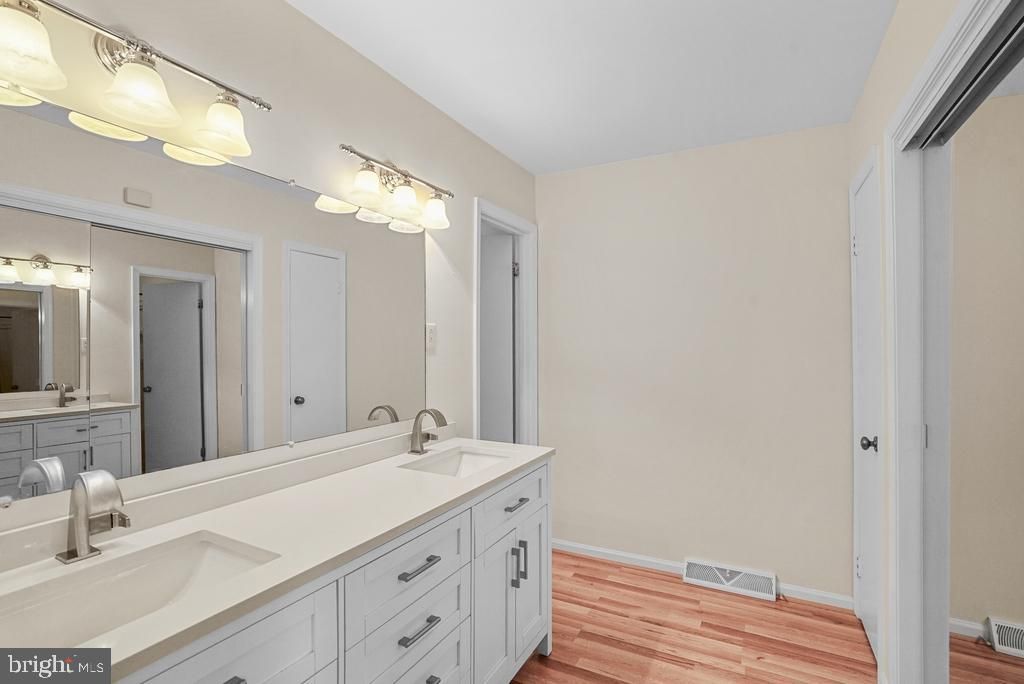 Image 28 of property listing at 7726 SPRING OAK DR, La Plata, MD 20646
