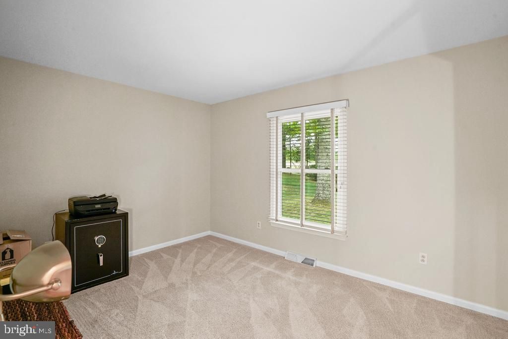 Image 31 of property listing at 7726 SPRING OAK DR, La Plata, MD 20646