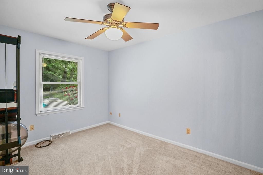 Image 33 of property listing at 7726 SPRING OAK DR, La Plata, MD 20646
