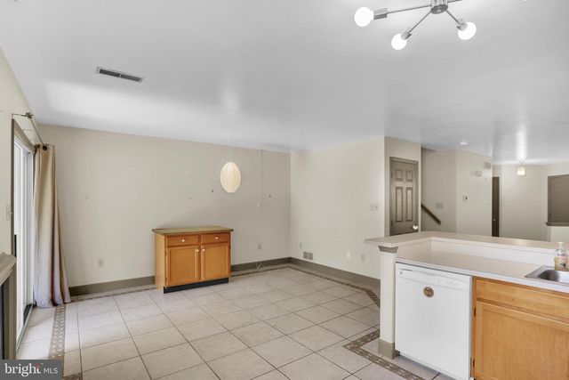 160 HICKORY LANE, Wyomissing, PA 19610