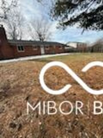 5506 Hollister Drive, Speedway, IN 46224