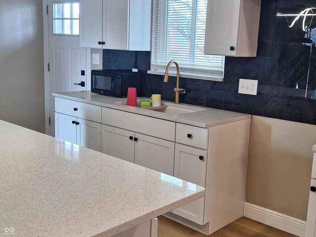 5506 Hollister Drive, Speedway, IN 46224