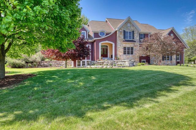 5249 Red Cedar COURT, West Bend, WI 53095