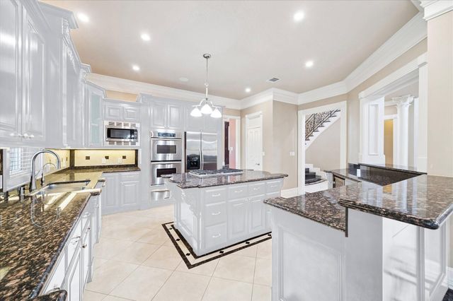 9206 Westview Drive, Houston, TX 77055