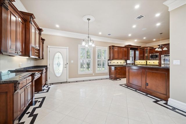 9206 Westview Drive, Houston, TX 77055