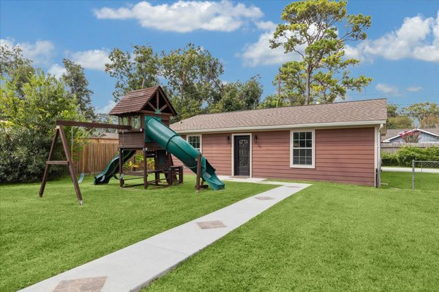 9206 Westview Drive, Houston, TX 77055