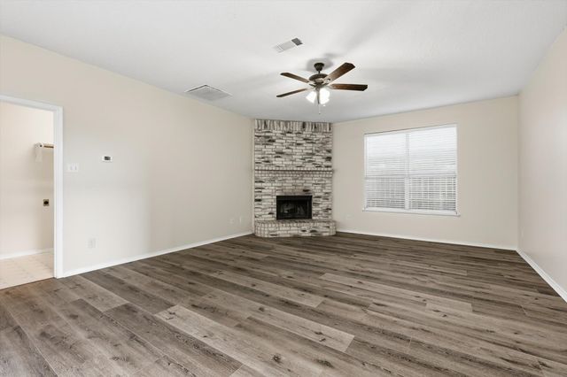 6917 Club Creek Drive, Fort Worth, TX 76137