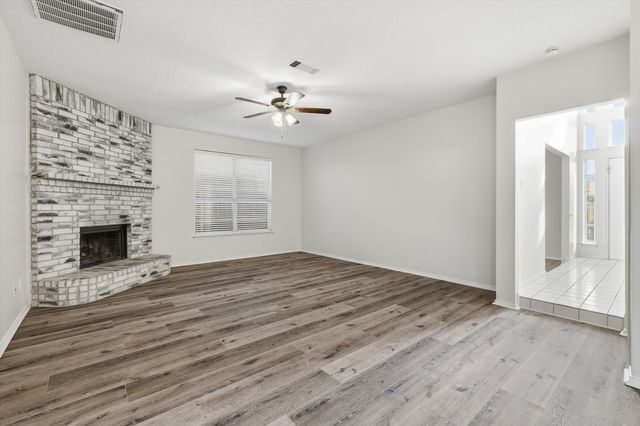 6917 Club Creek Drive, Fort Worth, TX 76137