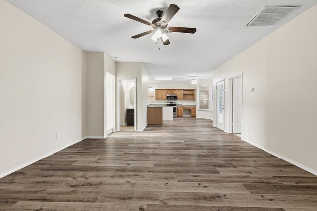 6917 Club Creek Drive, Fort Worth, TX 76137