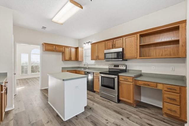 6917 Club Creek Drive, Fort Worth, TX 76137