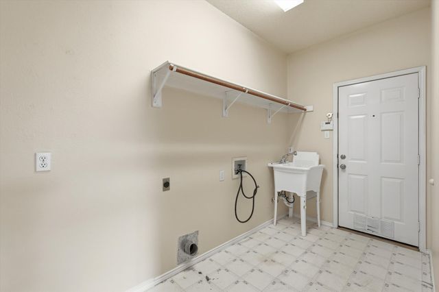 6917 Club Creek Drive, Fort Worth, TX 76137