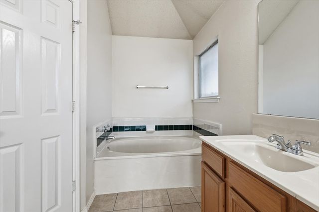 6917 Club Creek Drive, Fort Worth, TX 76137