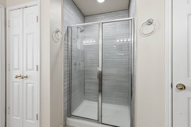 6917 Club Creek Drive, Fort Worth, TX 76137